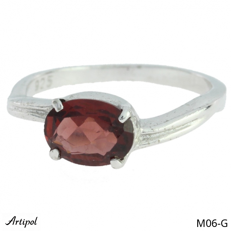 Ring M06-G with real Garnet