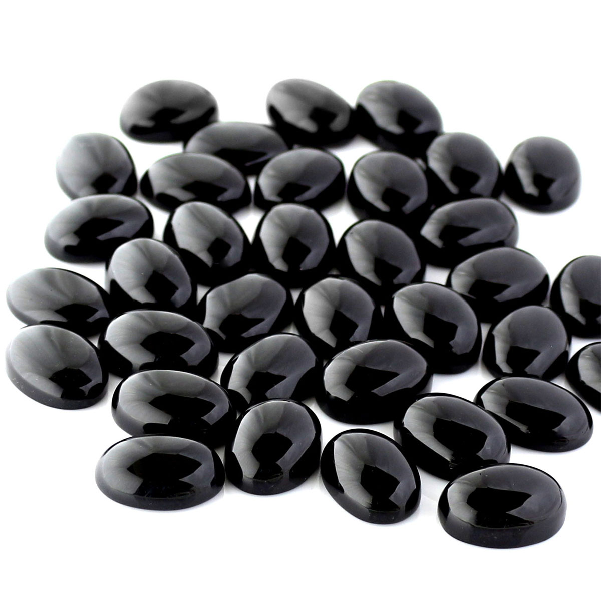 Kalibrierte Cabochons aus schwarzem Onyx