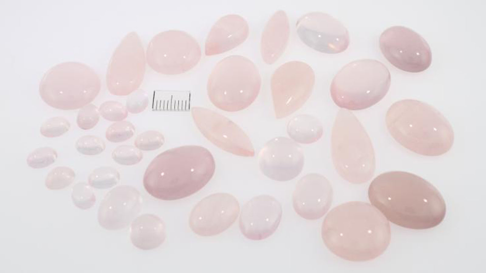 Cabochons calibrés de quartz rose