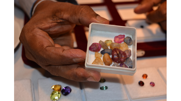 Jewellery with natural stones - what colours does it have?